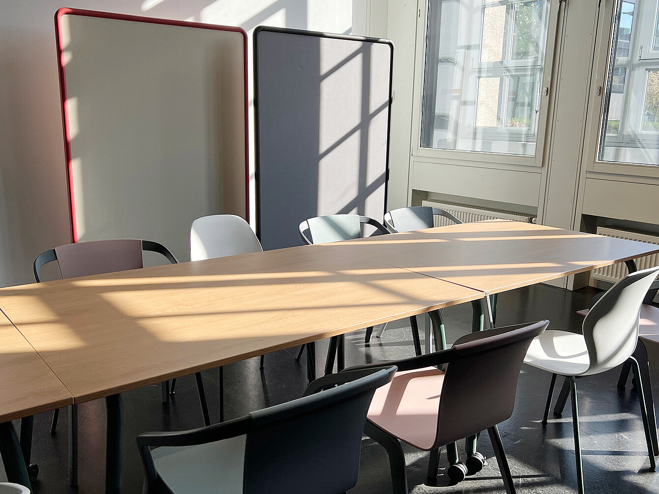 se lab meet desk et tabourets sedus