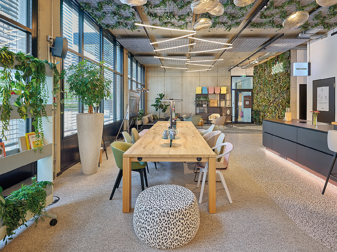 se:café  team table Sedus HUB Eschborn