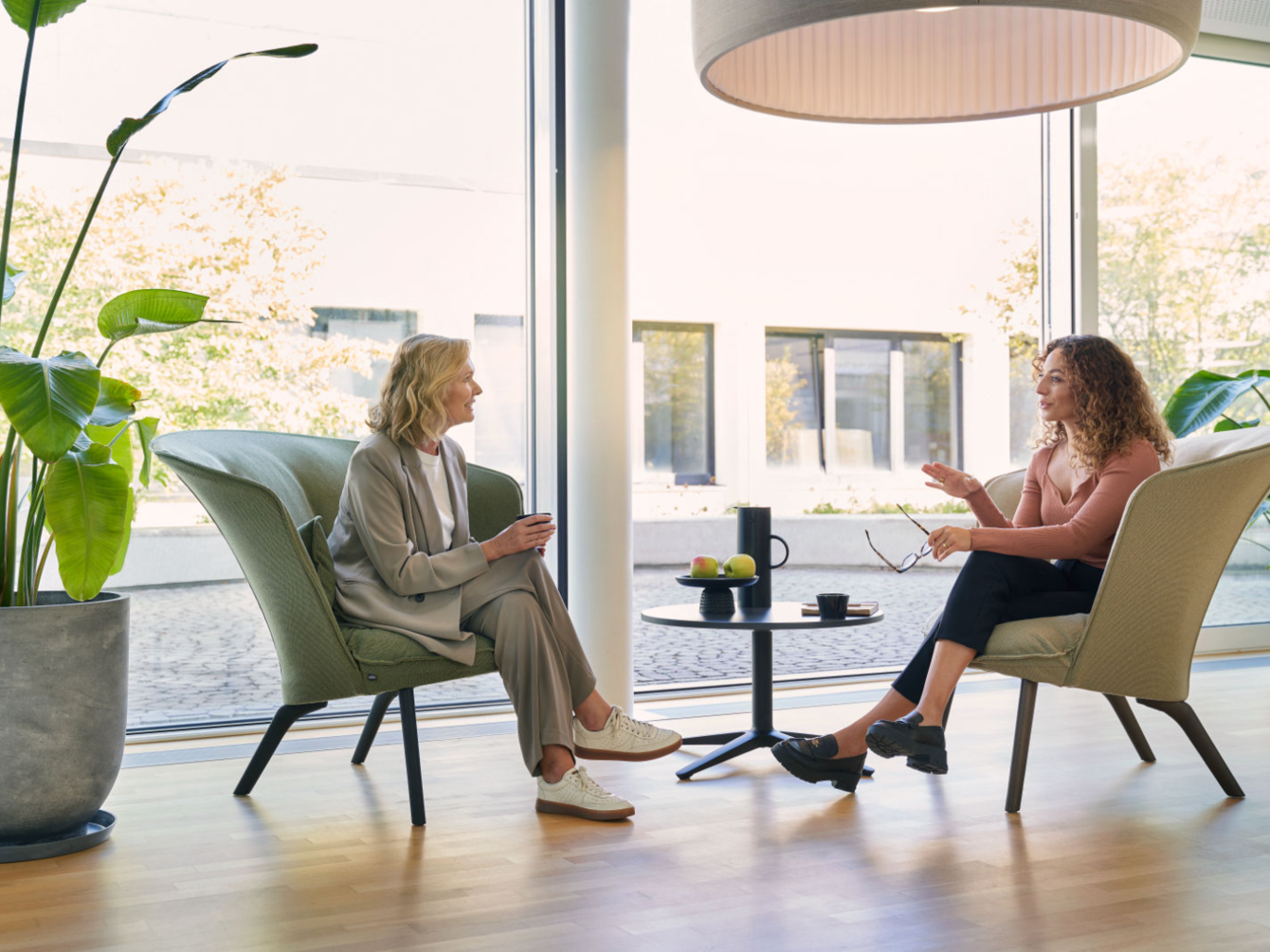 Deux collègues en conversation