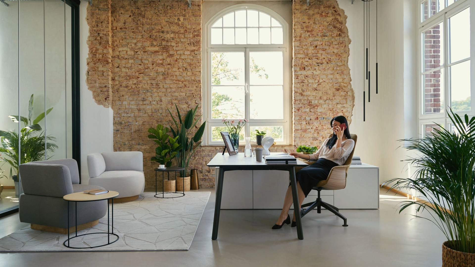 Le travail hybride : les avantages du télétravail par rapport au travail au bureau